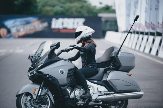 ta360联手MotoGP传奇马克马奎斯！凯发k8娱乐登录重磅：中国品牌影石Ins(图13)