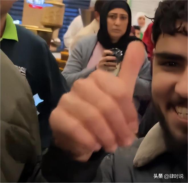 后续：休整再战直踹老头要害事后获路人偏袒凯发k8国际首页登录中国女生埃及2打5(图12)