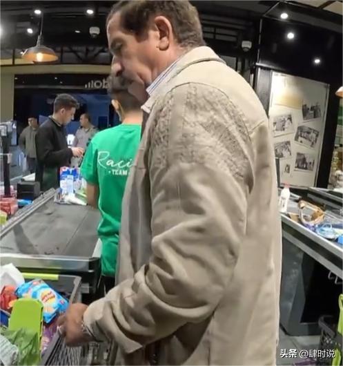 后续:休整再战直踹老头要害事后获路人偏袒凯发k8国际首页登录中国女生埃及2打5(图19) 后续:休整再战直踹老头要害事后获路人偏袒凯发k8国际首页登录中国女生埃及2打5(图19)