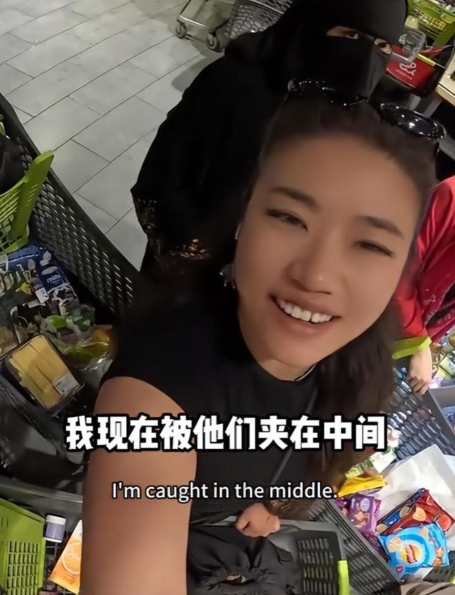 游与当地5人互殴完胜后获围观者竖拇指凯发·k8国际解气！俩中国女生埃及(图9)